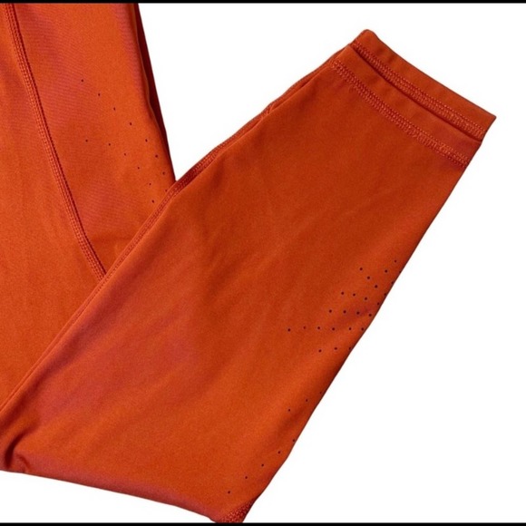 All In Motion Sculpted Linear Laser Cut High Rise 7/8 Leggings - Picture 6 of 11